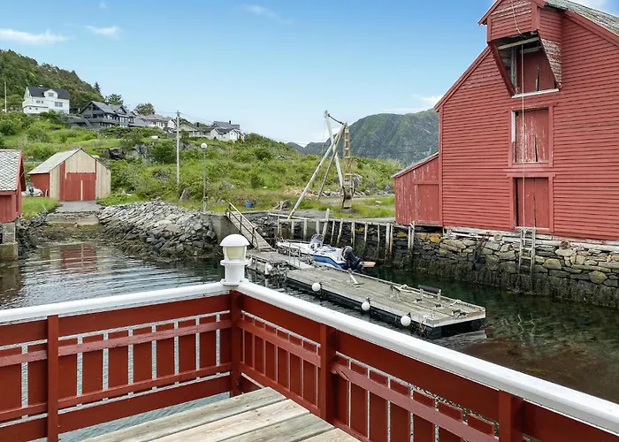 Gorgeous In Leinoy With House Sea View Ferienhaus