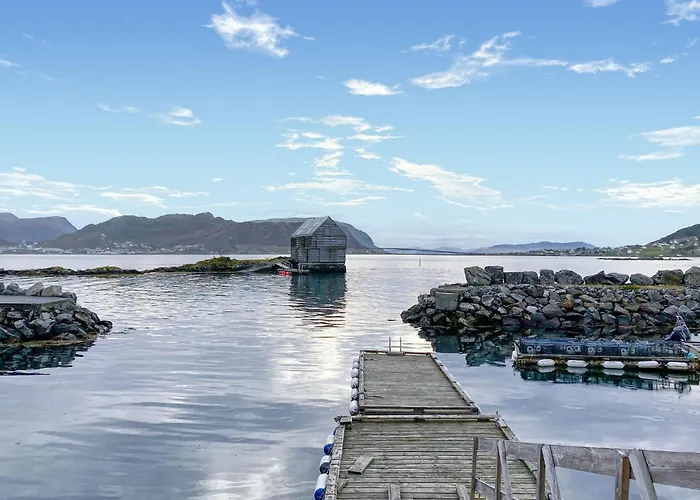 Gorgeous In Leinoy With House Sea View Ferienhaus