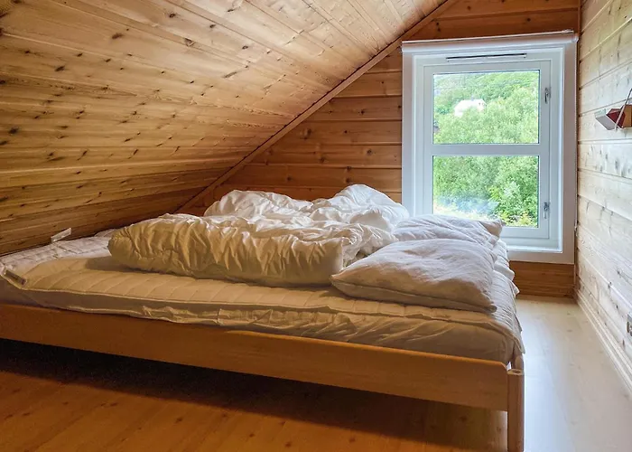 Gorgeous In Leinoy With House Sea View Ferienhaus